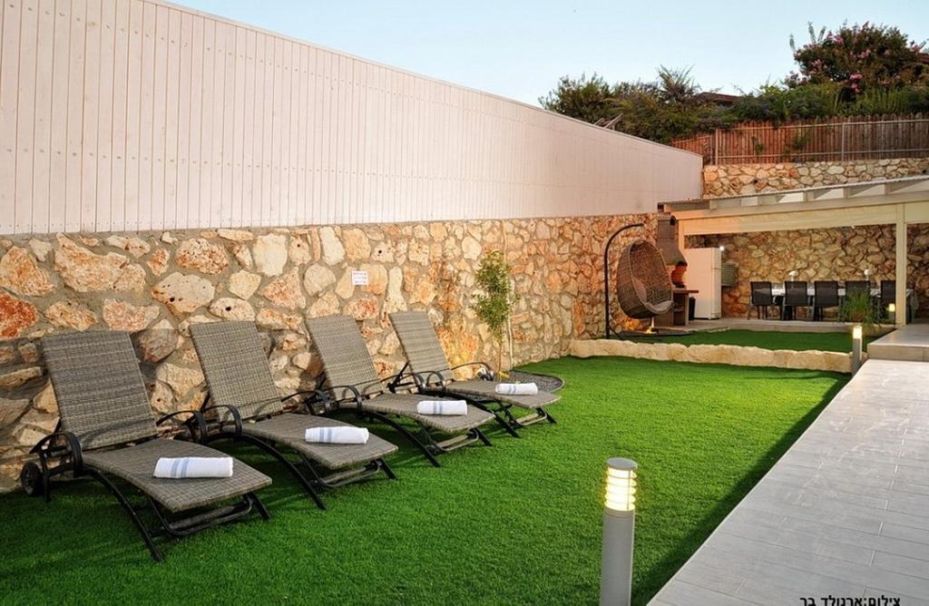 Between Sunrise And Sunset Suites Ya'ara Exterior foto