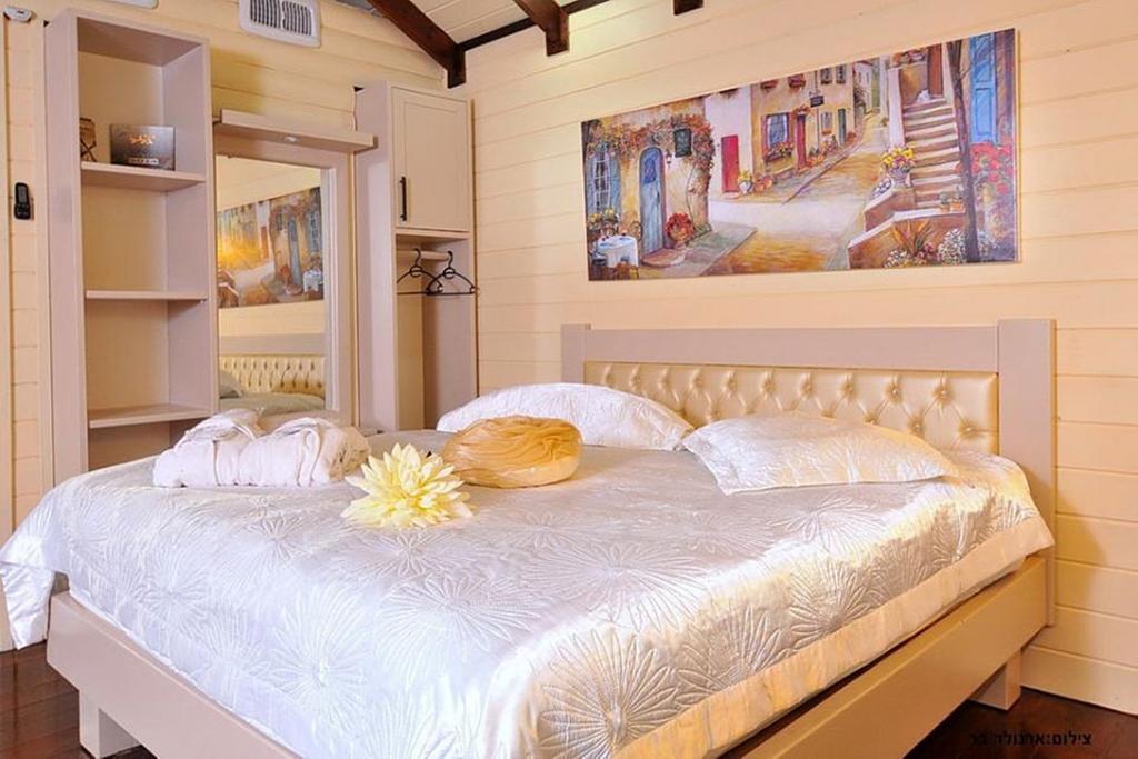 Between Sunrise And Sunset Suites Ya'ara Exterior foto